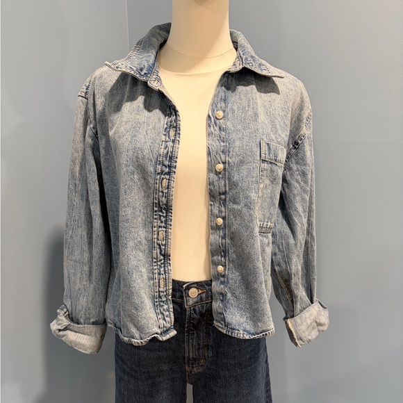 Universal Thread Cropped Denim Button Down Shirt Jacket Size L - Picture 2 of 5